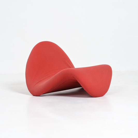 Vernieuw de lage en vloeiende vorm van uw Tongue Chair
